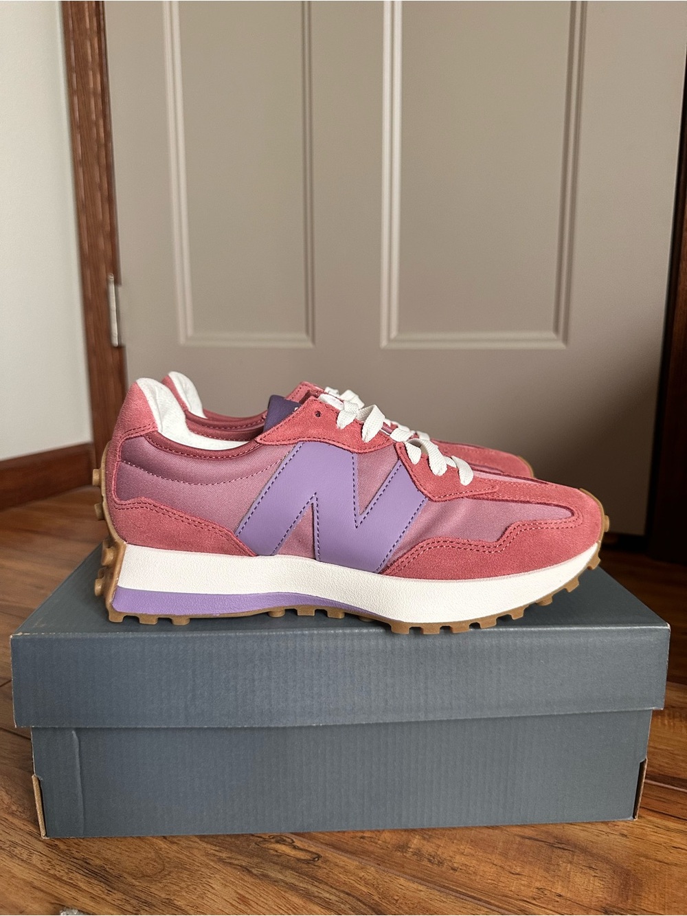 New Balance 327 Women’s Size 8.5 Rosewood Pink Purple Retro Sneakers